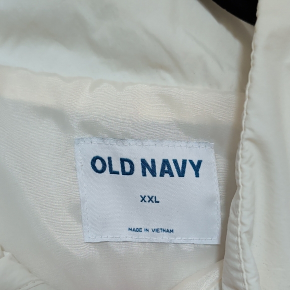 Old Navy Women's Cream Puffer Jacket - Picture 2 of 7